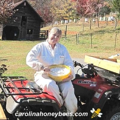 Feeding Bees in Fall Saves Hives - Carolina Honeybees