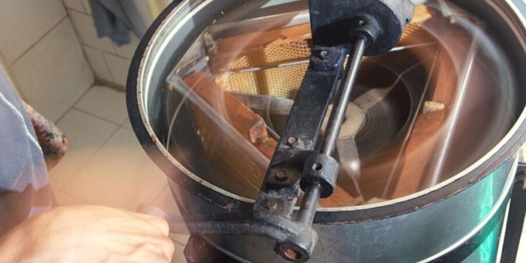 Honey Extractors What to Look For Carolina Honeybees